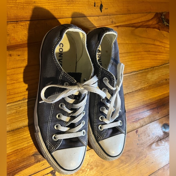 Clean, lightly worn Blue Converse Chuck Taylor Low Top - Picture 2 of 5